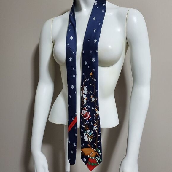Hallmark Polar Pals Christmas Tie - Picture 1 of 4